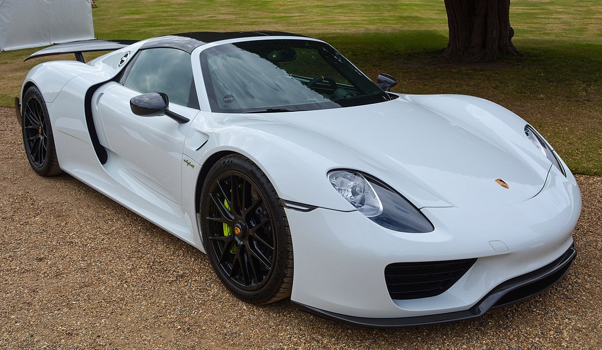 15 Fastest Cars In The World in 2022 (with Pictures)