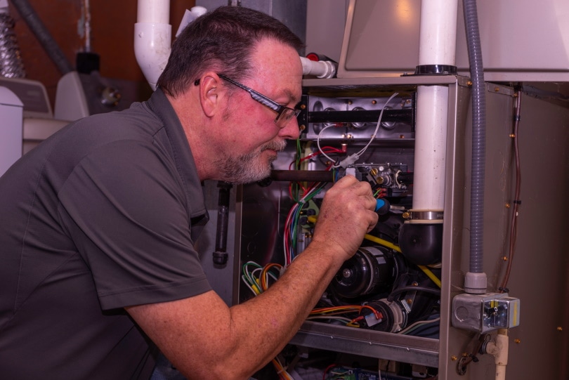What Is the Cost to Replace a Furnace In 2022?
