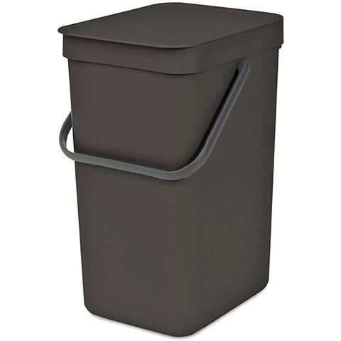 10 Best Trash Cans for Dog Poop in 2022 – Reviews & Top Picks