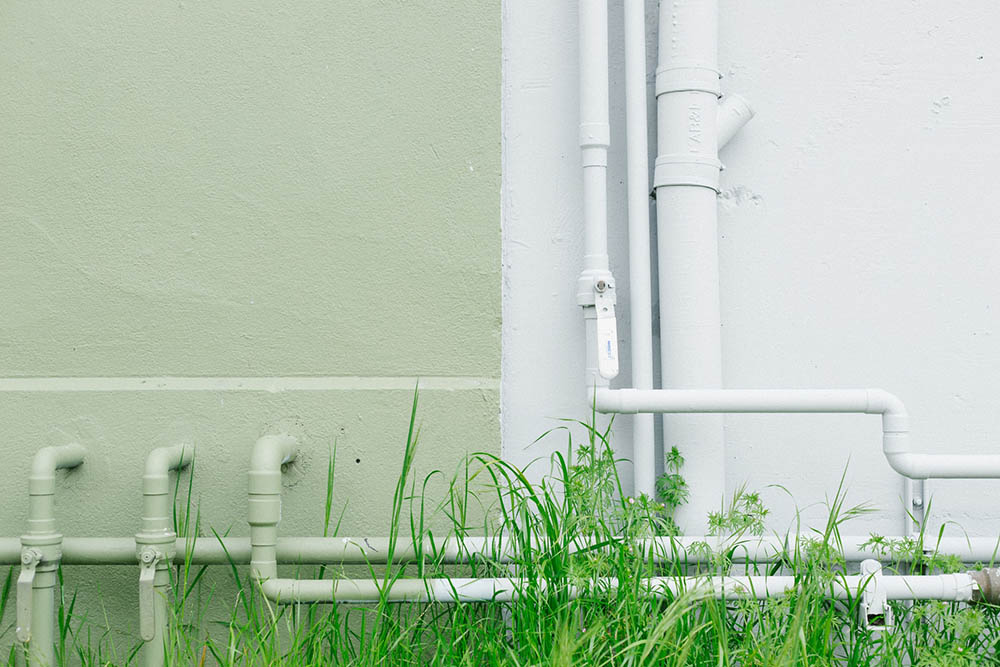 How Much Does It Cost To Replace Plumbing In An Old House In 2022?