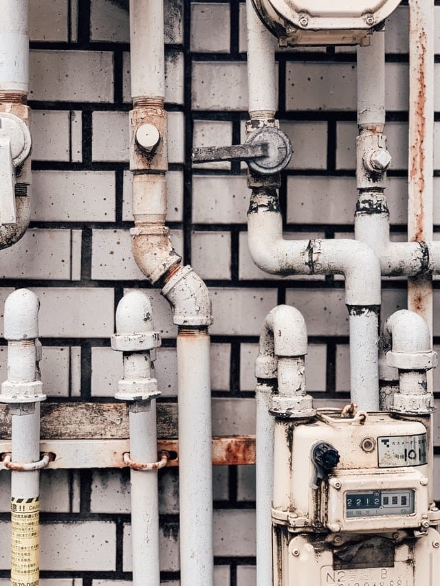 How Much Does It Cost To Replace Plumbing In An Old House In 2022?