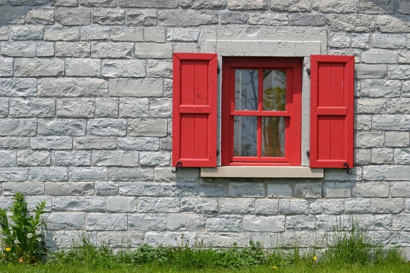 How Much Does It Cost to Paint a Brick House in 2022?
