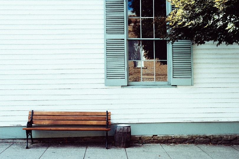 How Much Does It Cost to Replace Siding On a House In 2022? What You Need To Know!